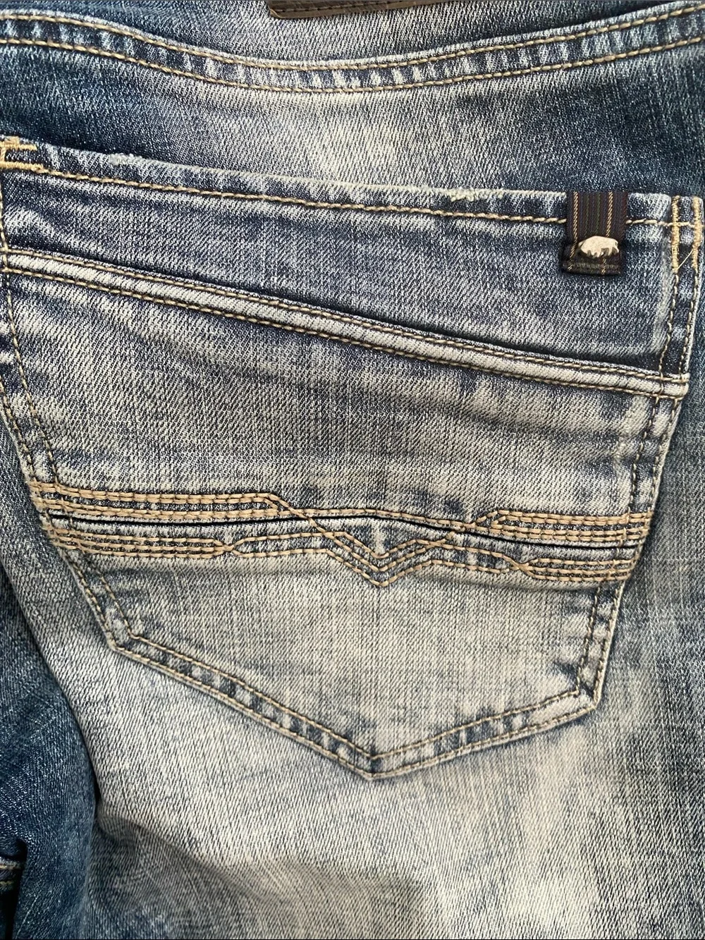 Buffalo David Bitton Mens Jeans 13203-B distressed light denim jeans | 33/30